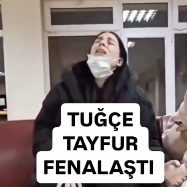 3. bebeğine olan hamileliği sebebiyle yarın gerçekleşecek olan cenaze törenine de katılmayacağı öğrenilen Tuğçe Tayfur, dakikalarca gözyaşı dökerken ”Ayırdınız beni babamdan! Yapayalnız burada kalmış babam!” diyerek isyan etti.