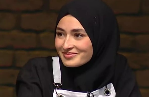 MasterChef'te geçirdiği feci kaza sonucu yüzü yanan Beyza, uzun süre tedavi görmüştü. Kızgın yağ ile yüzü yandıktan sonra zor günler geçiren Beyza, yaptığı paylaşımla sevinçli bir haber duyurdu.