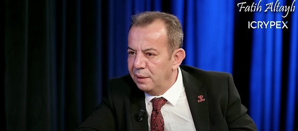 Bolu Belediye Başkanı Tanju Özcan, Fatih Altaylı’nın programında “Yeterince yardım alıyorlar devletten, Bolu Belediyesi bütçesinden tek kuruş yardım yapmayacağım dedim. Tabelaları bir gecede kaldırdım, ruhsatlarını da hukuksuz bir şekilde iptal ettim. Tabi o zamanki güçle, dalgayla dava da açamadılar. Şu an Bolu'da bir tane Arapça tabela yok.” ifadelerini kullanmıştı.