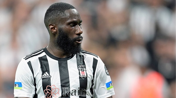 Beşiktaş son iki sezondur taraftarını üzüyor. Bu performanslarda en çok göze batan isim ise Masuaku oldu.