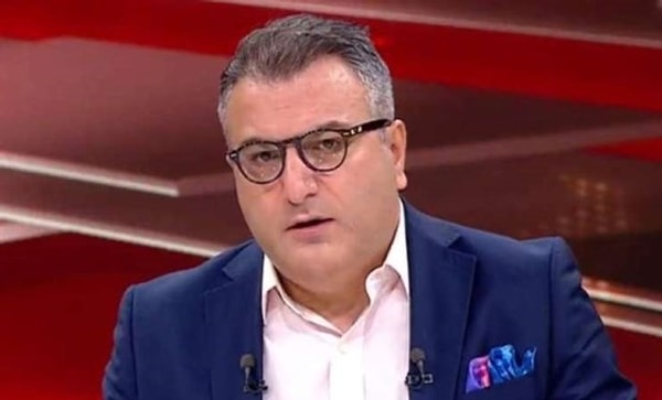 Gazeteci Cem Küçük, sosyal medya hesabı X’ten bir paylaşım yaptı. Küçük, masada iki senaryo olduğunu belirtti.