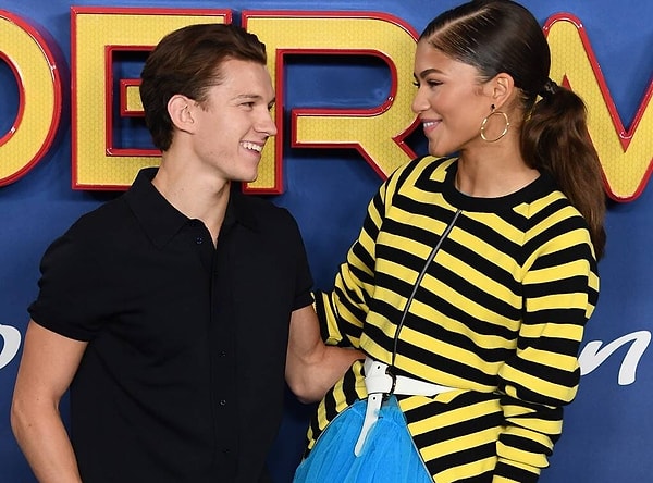 'Örümcek Adam' setinde tanışıp dolu dizgin aşk yaşamaya başlayan Zendaya ve Tom Holland'ı mutlaka duymuşsunuzdur.