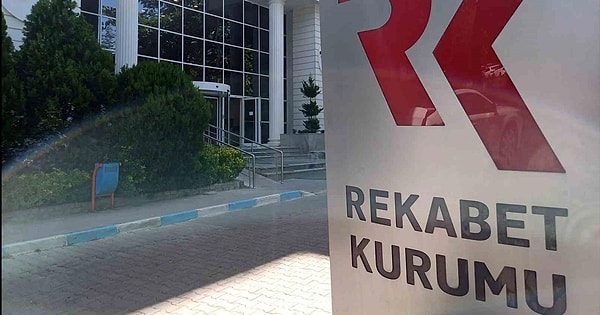 “Rekabetin Korunması Hakkındaki Kanunun 4. maddesinin ihlal edilmesi” nedeniyle sektörde yer alan pek çok kast ajansı ve menajere soruşturma açıldı.