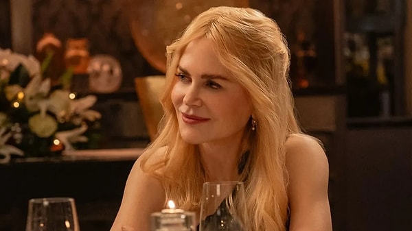 Filmde Nicole Kidman'ın canlandırdığı Romy karakteriyle Harris Dickinson’ın oynadığı Samuel arasında geçen çarpıcı bir sahnede, Samuel’in Romy’nin dudağından süt içtiği anlar izleyicileri şaşırttı.