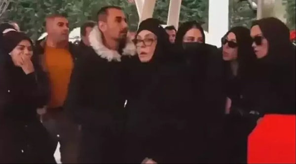 Pek çok kaynağın iddialarına göreyse Tuğçe Tayfur'la birbirine giren kişinin Nilüfer Gözalıcı olduğu söyleniyor! Bakalım bu konuyla ilgili açıklama gelecek mi?..