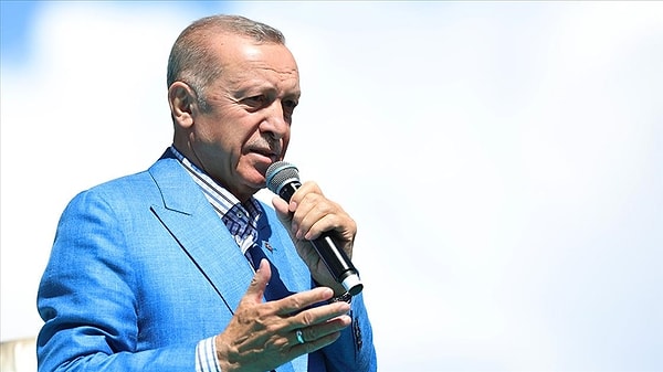 Cumhurbaşkanı Erdoğan, 2023 yılında küçük esnafın erken emekli olabileceği konusunda bir düzenleme yapacaklarına dair mesaj vermişti.