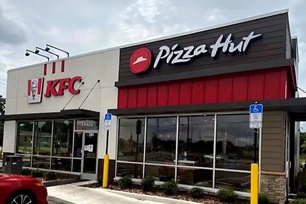 Yum! Brands ayrıca feshedilen franchise sözleşmeleri kapsamında yasal işlem başlattıklarını da ifade etti.