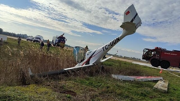 Bursa Yenişehir Havalimanı'nda pistten çıkan eğitim uçağının pilotu yaralandı.