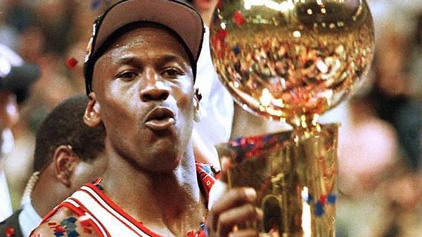 Michael Jordan'ın, tüm zamanların en rekabetçi oyuncularından biri olarak kabul edilmesinin de haklı sebepleri vardı. Çünkü o, antrenmanlarda bile maksimum efor göstererek hem takım arkadaşlarını hem de kendisini en üst seviyeye taşımıştı. Kazanma tutkusu, onun hem sahada hem de saha dışında tanımlayıcı özelliği olmuştu.