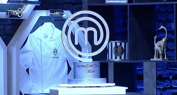 MasterChef Türkiye'de şampiyonluk yarışına günler kaldı. 11 Ocak Cumartesi günü canlı yayınlanacak MasterChef büyük finalinden önce yarı final oynandı.