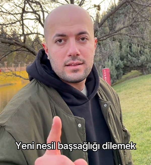 "Yeni Nesil Başsağlığı Dilemek" başlıklı videosunda, arkadaşına başsağlığı dilemek için Hadise’nin şarkılarını söyleyen TikTok kullanıcısı, bu durumu tiye aldı.