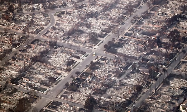 Felaketin yarattığı zararın boyutları California tarihinin en yıkıcı yangınlarından biri olarak kayıtlara geçiyor.