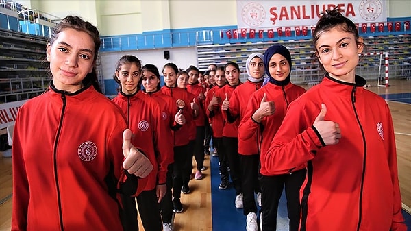 Güneşin Çocukları Hentbol Takımı, Türkiye Hentbol Federasyonu Kadınlar 2. Lig G Grubu'nda Bingöl Spor Lisesi Spor Kulübü'ne konuk oldu.