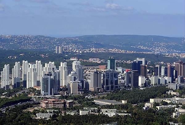 Yeni ilçe için, Sarıyer ilçesi İstinye Bayırı'ndaki Katar Caddesi’nin (İstinye Park'ın karşısında kalan) sınır olacağı iddia edildi. Emirgan, Rumeli Hisarı, Reşitpaşa, Baltalimanı, Fatih Sultan Mehmet, Maslak (Atatürk Oto Sanayi dahil), Huzur, Ayazağa olmak üzere 8 mahalle Sarıyer'den alınıp Levent'e bağlanacak.