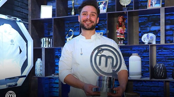 Yarışmanın başından beri favorilerden biri olarak görülen Onur, MasterChef 2024 şampiyonu oldu.