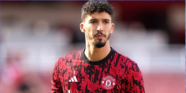 Manchester United'da Altay için işler pek yaver gitmedi. Ancak Ten Hag'ın gidişi ona da yeni bir şans doğurdu.