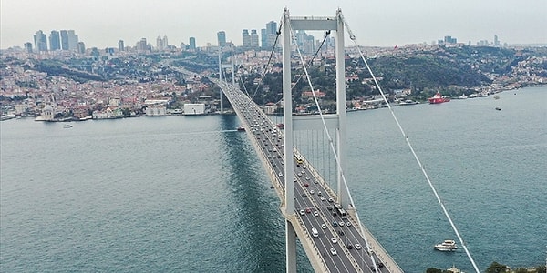 Karayolları Genel Müdürlüğü, yeni köprü, otoyol ve tünel ücretlerini duyurdu. %15 - %43 arasında değişen zam oranlarının ardından fiyatlar şu şekilde oldu: