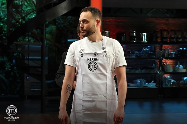 7. MasterChef 2024'te aylar süren mücadele son buldu. Yarışmanın başından bu yana favorilerden biri olarak görülen Onur Üresin, MasterChef 2024'ün şampiyonu oldu. İkinci olan Kerem de en az onun kadar favoriydi ancak tüm sezon boyunca izleyiciler Kerem'in şefler tarafından arka plana atıldığını dile getirmişlerdi. Kerem'in yarışmayla ilgili yaptığı paylaşıma yarışmacılardan Ezgi'nin yaptığı yorum, akıllara bu iddiaları getirdi.