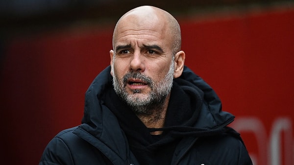 Kaybettiği maçların ardından kendine zarar vererek karşımıza çıkan Guardiola bu kez çocuklarla olan sohbeti ile karşımızda.