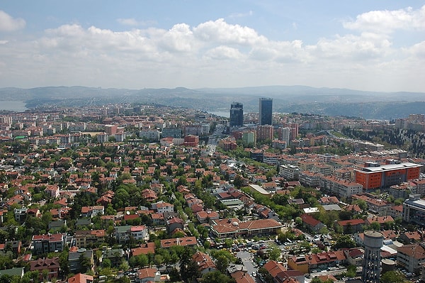 Etiler, Bebek, Arnavutköy İstanbul'un hatta belki Türkiye'nin en lüks semtleri. Kira fiyatlarıyla vatandaşa kabus yaşatan İstanbul'da bu lüks semtlerde kiralar düşüşe geçti.