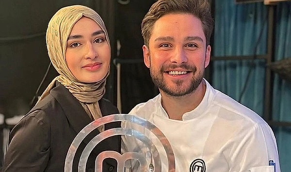 1. MasterChef Türkiye'de koca bir sezon geride kaldı. Sezonu birincilikle bitiren Onur, şampiyonluğunun ardından TV8'de Gel Konuşalım'a katıldı. Sezon boyu Beyza ile yakıştırılan Onur, iddiaları yanıtladı. Yarışmacı tüm sezon merak edilen bir konuya böylece açıklık getirmiş oldu. Ayrıca yayında eski sevgilisinden bahseden Onur, evlenmek istediğini dile getirdi.