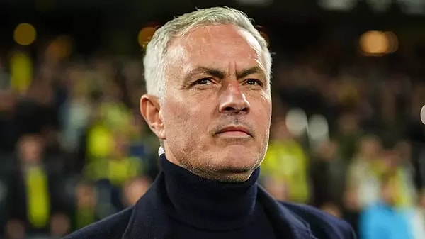 Mourinho'nun özellikle isim istediği bölge ise stoper mevkisi oldu. Fenerbahçe de stoperini Almanya'da buldu.