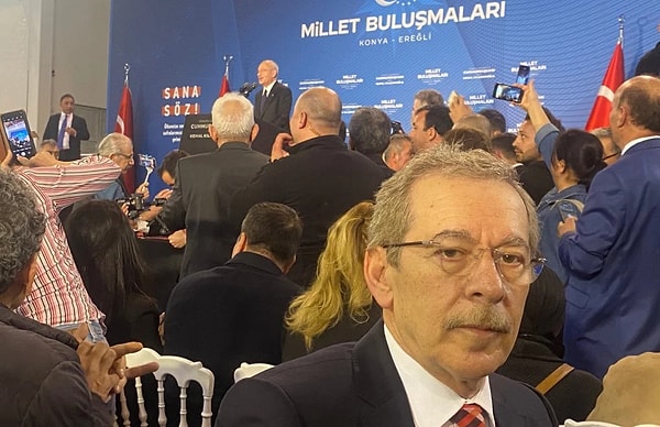 Abdüllatif Şener, Erdoğan'ın başbakanlığı döneminde başbakan yardımcılığı yapmış ardından muhalif olmuştu. Ancak son seçimde de çalışmalara katıldığı halde Erdoğan'a karşı Kılıçdaroğlu'na oy vermediğini açıklamıştı.