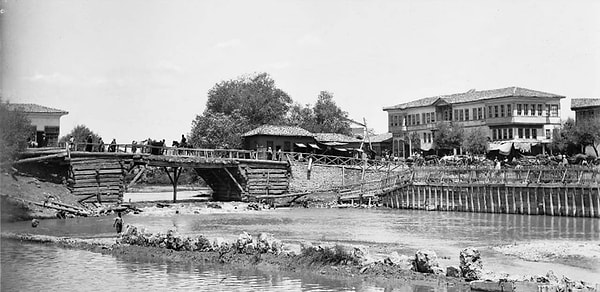 Kılıçarslan, Eskişehir'i tekrar ele geçirince "Biz buraya yeni gelmedik, geri geldik" dercesine şehre "Eskişehir" ismini koyar.