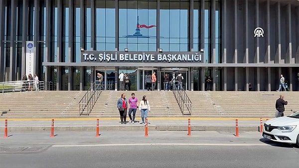 Pehlivan’a göre, hükümet İstanbul’da Beyoğlu, Eyüpsultan, Şişli ve Sancaktepe belediyelerine kayyum atayacak.