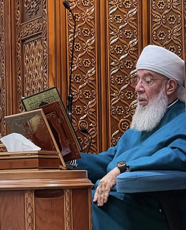 Menzil şeyhine "zehirli yemek, içecek" uyarısı.