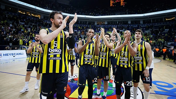 Fenerbahçe Beko, Euroleague'in 21. hafta maçında Kızılyıldız’a konuk oldu.