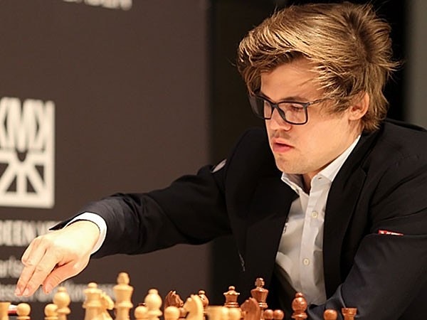 Keza satranç oyuncuları belli kurallar çerçevesinde topladığı puanlara göre sıralanır. Örneğin, an itibarıyla Norveçli Magnus Carlsen dünyanın 1 numarası konumunda.