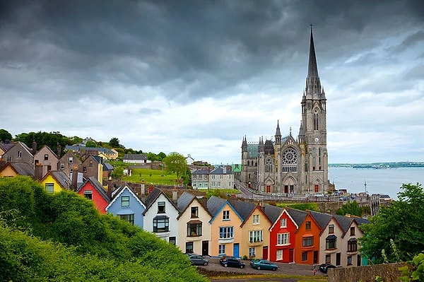 5. Dublin, Cork ve Galway... Dünyaca ünlü üniversiteleri ve araştırma merkezleri ile tanınan İrlanda, aynı zamanda sıcak ve dostane halkıyla da bilinir.