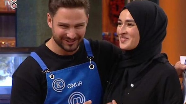 Yarışma bitti. MasterChef şampiyonu Onur oldu. Şampiyonluğunun hemen sonrasında bir magazin programında eski sevgilisinden bahseden Onur, Beyza ile aşk iddialarını da yalanlayınca gözleri üzerine çekti.