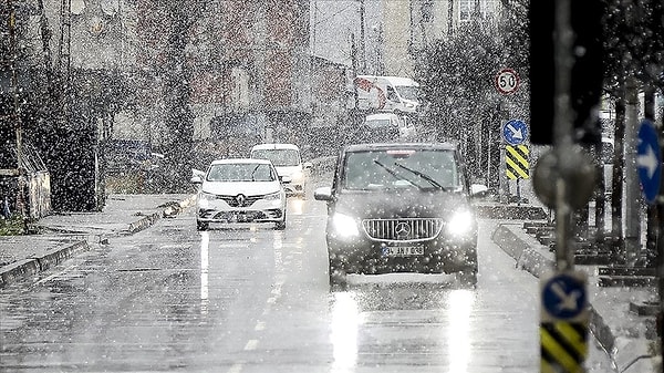 Meteoroloji Danışmanı Orhan Şen, önümüzdeki günlerde Marmara Bölgesi ve İstanbul için kar yağışı ihtimalini değerlendirdi.