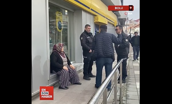 Kendisini çok zengin olduğu, beyninde tümör olduğu gibi yalanlarla kandıran kadına 175 Euro göndermek üzere olan vatandaş son dakika paçayı kurtardı.