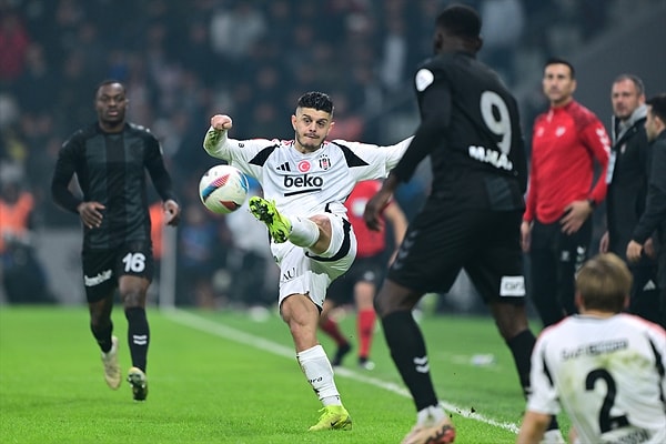 Rada Silva, Immobile, Joao Mario ve Rashica ile gol arayan Beşiktaş 90+6'da Semih Kılıçsoy'la yüzde yüzlük bir gol pozisyonundan faydalanamadı.