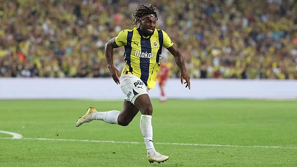 Sabuncuoğlu, Maximin'in idman kaçırdığını ve bu durumdan bazı futbolcuların rahatsız olduğunu ifade etti. 👇