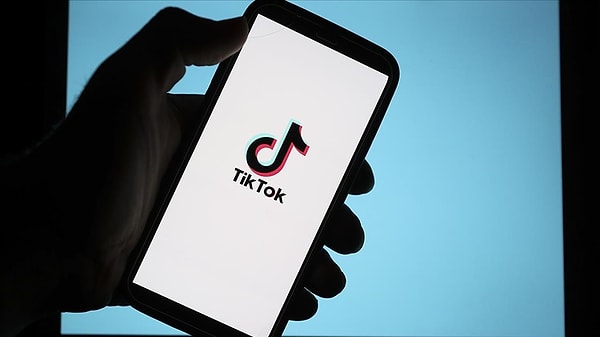 TikTok kullanıcılarına gönderdiği mesajda “ABD'de TikTok'u yasaklayan bir yasa yürürlüğe girdi. Maalesef bu, TikTok'u şimdilik kullanamayacağınız anlamına geliyor. Şanslıyız ki Başkan Trump göreve gelir gelmez TikTok'u eski haline getirecek bir çözüm üzerinde bizimle birlikte çalışacağını belirtti." ifadelerini kullandı.