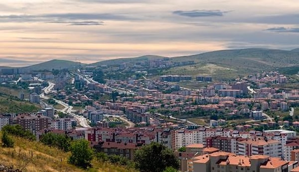 Birinci Meclis döneminde Kütahya Mebusu Cemil Bey’in önerisiyle Yozgat, kısa bir süreliğine eski adı “Bozok” olarak değiştirilmiş. Ancak 1927 yılında, Bozok Mebusu Süleyman Sırrı Bey’in girişimiyle tekrar Yozgat ismine dönülmüş.