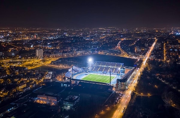 6. Stadion Maksimir" hangi Balkan temsilcisine aittir?