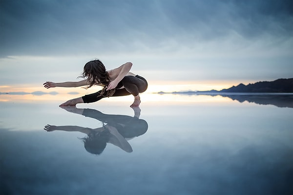 Salar de Uyuni, yaklaşık 40.000 yıl önce mevcut olan Minchin Gölü ve sonrasında oluşan Tauca ve Coipasa gibi tarih öncesi göllerin buharlaşması sonucu oluşmuştur. Bu süreçler sonucunda geriye geniş bir tuz tabakası kalmıştır.