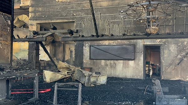 Bolu Belediye Başkanı Tanju Özcan olayla ilgili, “Otelde yangın merdiveni var mıydı bilmiyoruz. Burası bakanlık ruhsatlı bir oteldi. Vali Bey’in açıklama yapması daha doğru olacaktır” şeklinde açıklama yaptı.