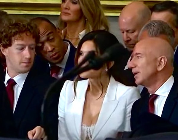 Zuckerberg, Jeff Bezos'un nişanlısı Lauren Sanchez'in göğüslerine bakarken yakalandı!