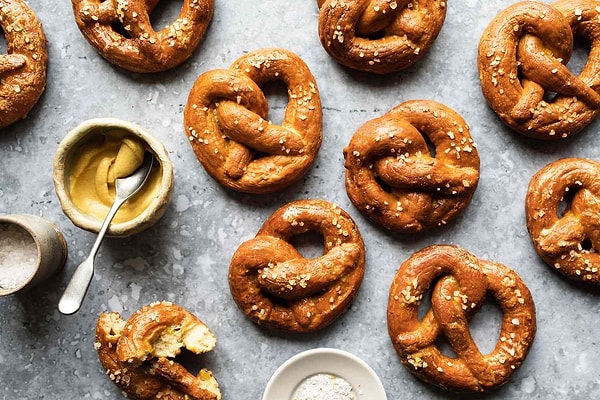 2. Alman Simidi (Pretzel)