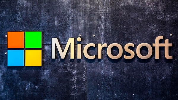 İkinci sırada ise Microsoft bulunuyor. Microsoft'un 461.1 milyar Dolar ile zirvenin en yakın takipçisi olmayı sürdürüyor.