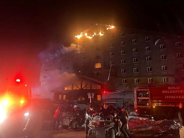 Kartalkaya'da bulunan Grand Kartal Otel'de saat 03.30 sularında çıkan yangın kısa bir süre içerisinde koca bir faciaya dönüştü.