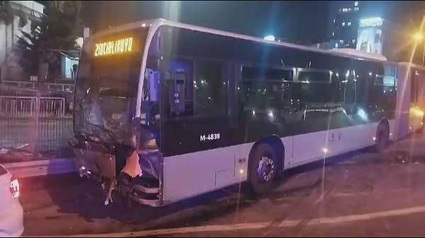 Kazayı görenlerin ihbarı üzerine bölgeye polis ve acil sağlık ekipleri geldi. Sağlık ekiplerinin kontrollerinde, kazada yaralanan kimsenin olmadığı belirlendi.