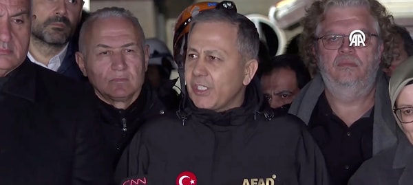 İçişleri Bakanı Ali Yerlikaya, otelin sahibi Halit Ergül dahil 9 kişinin gözaltına alındığını açıkladı.