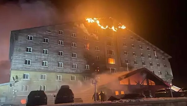 Tüm Türkiye Bolu Kartalkaya'daki Grand Kartal otelde çıkan yangın sonucu hayatını kaybeden 76 kişi için ağlıyor.